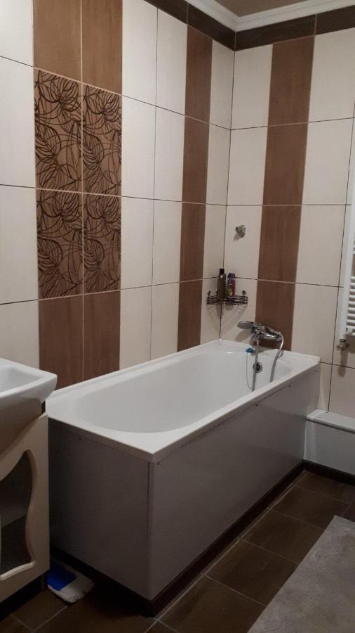 2 Комн. 5 Мест, 10 Мин. До Центра Apartment Kropyvnytskyi Exterior photo